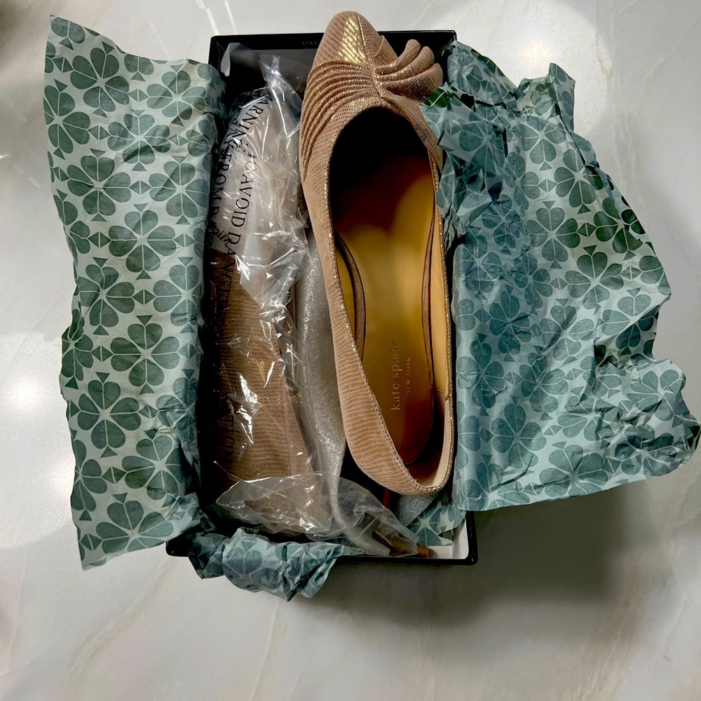 Kate Spade Flats, blush/gold, size 10 NEW